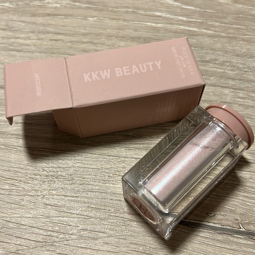 KKW Beauty Ultra Light Beam Iridescent
